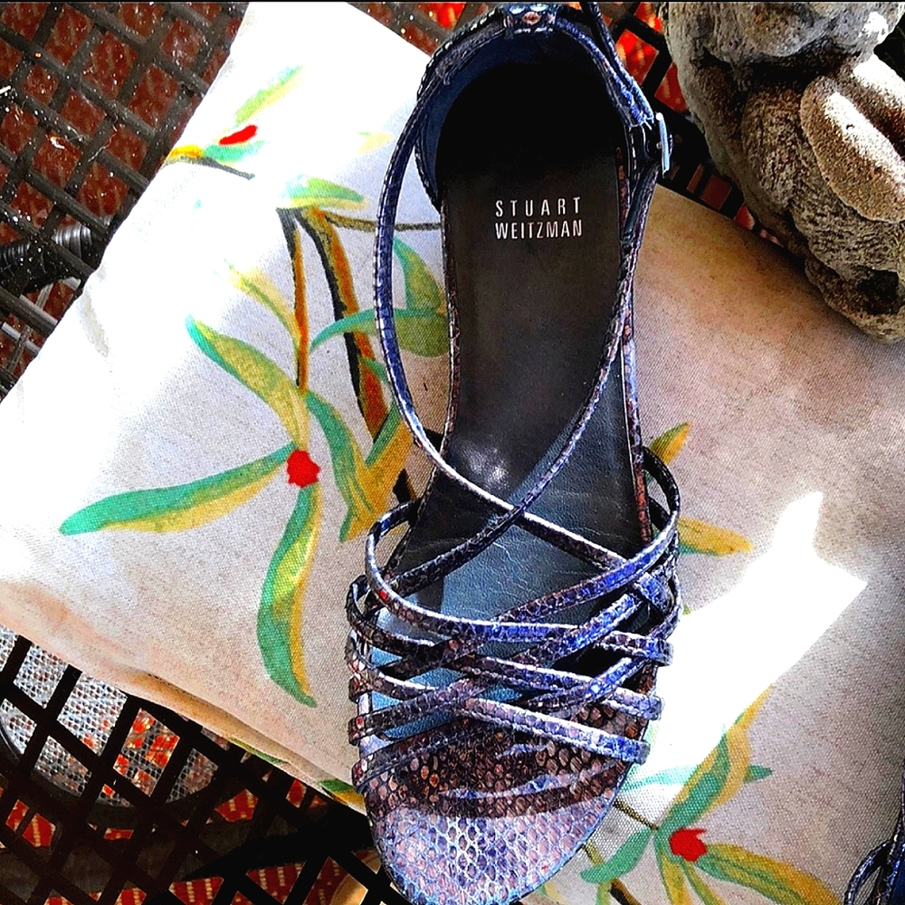 Stuart Weitzman Gray Metalic Snakeskin Sandals - Picture 3 of 7